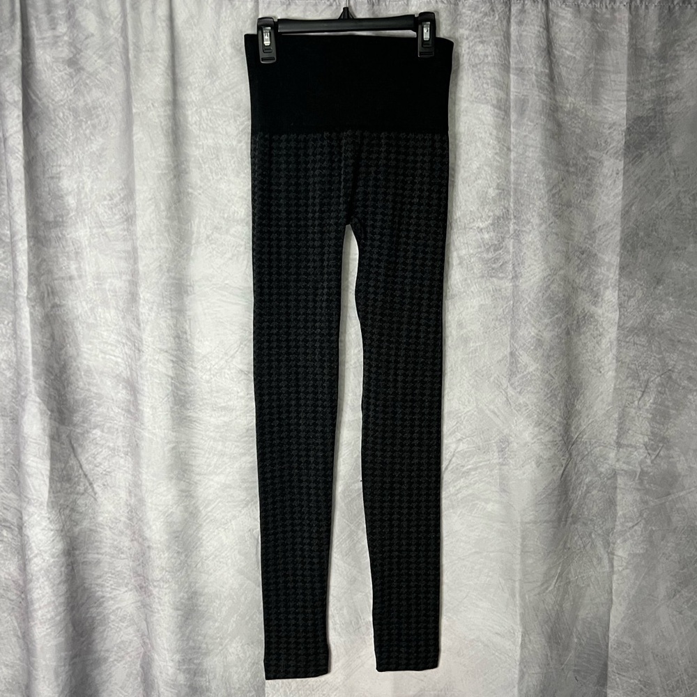 A New Day Black and Gray Houndstooth Leggings